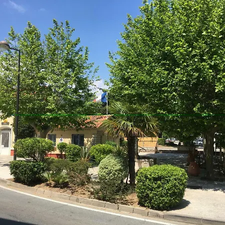 摩何雅兹大酒店 3*